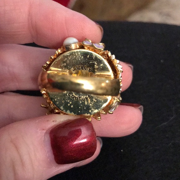 Size 7 gold tone Juicy Couture ring - Picture 8 of 8